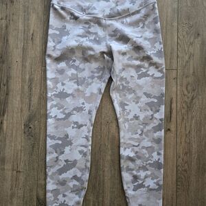lululemon Athletica Gray Camouflage Leggings